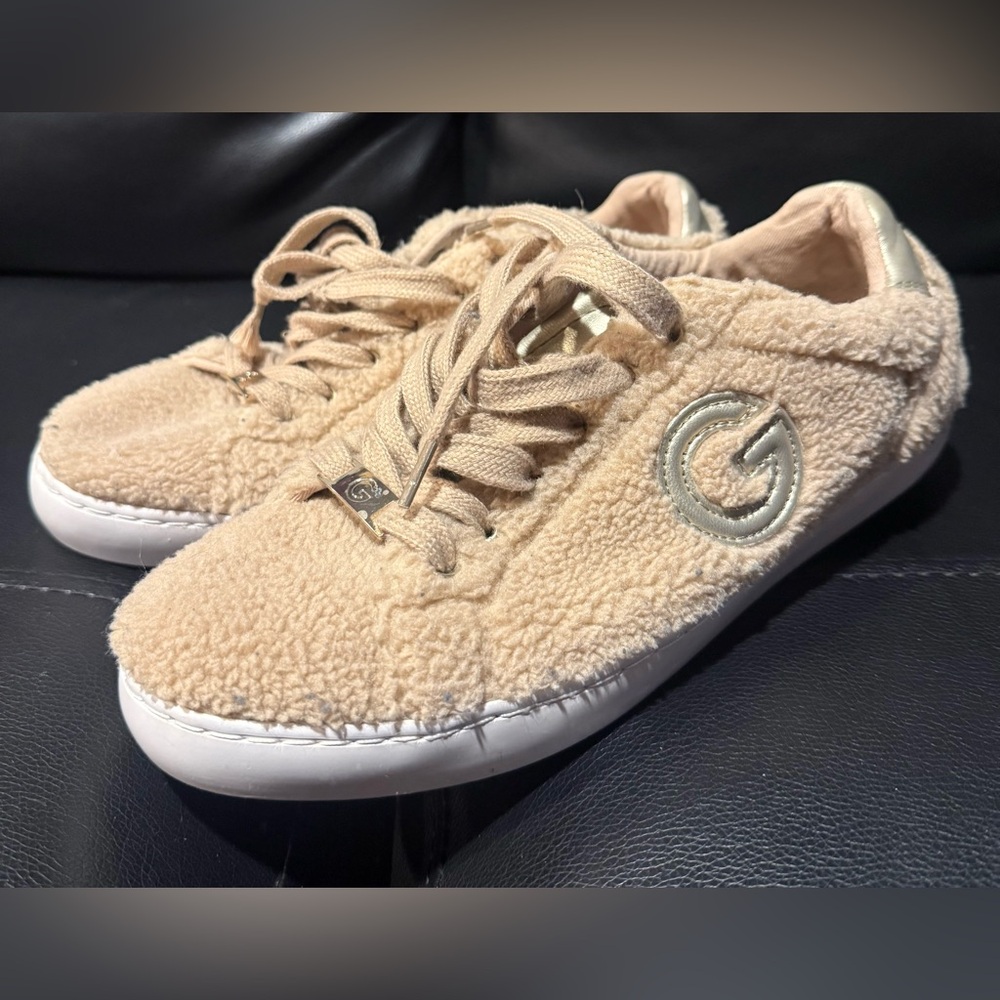 GBG Los Angeles Beige Faux Fur Shoes